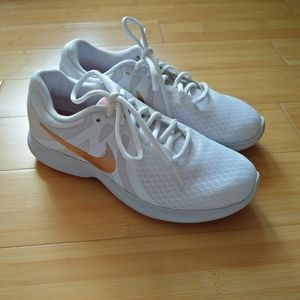 -NEW- Nike Revolution 4 Sneakers 6